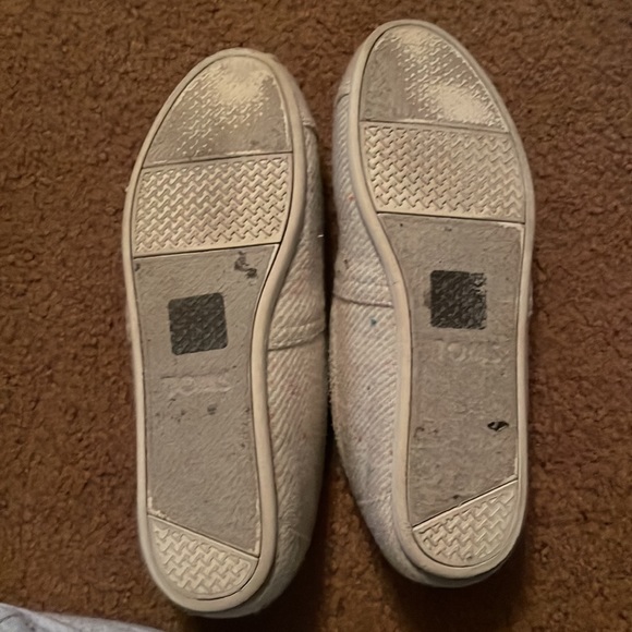 Toms - Picture 4 of 5